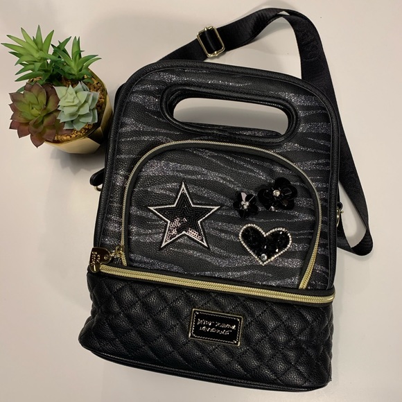 Betsey Johnson Handbags - Betsey Johnson black lunch insulated satchel
